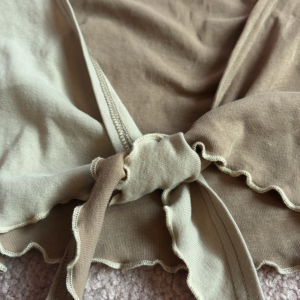 Two Tone Tie Front Crop Top Brown and Tan SHEIN Size Large - Picture 3 of 6